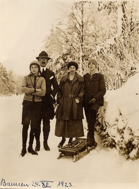 24.Dez.1923, beim Schlittenfahren in Barmen