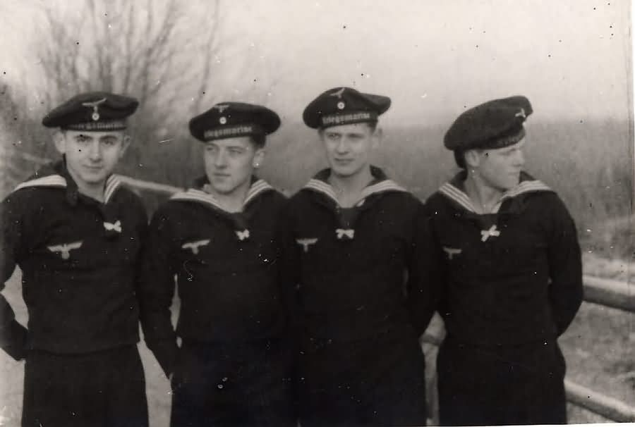 Alf mit Crew-Kameraden, 1944
